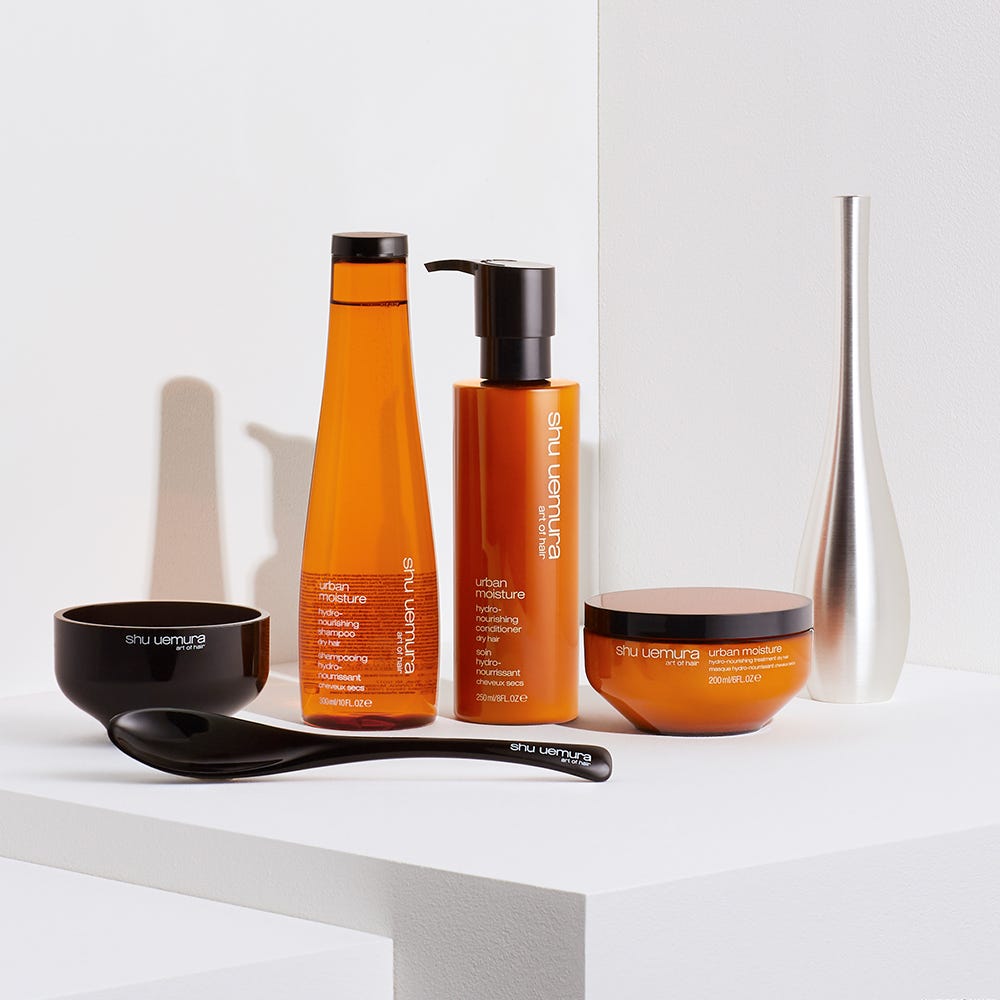 Shu Uemura Urban Moisture Shampoo 300 ml
